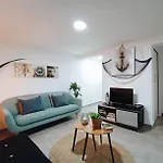 La Nona Urban Cruz *